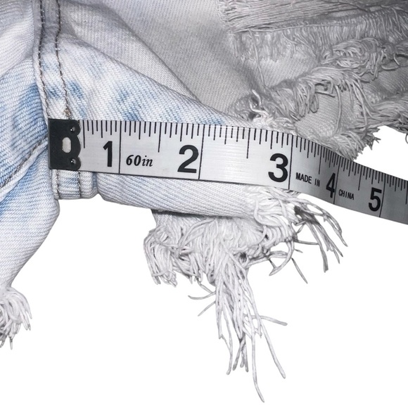 EUC Abercrombie & Fitch Light Wash Distressed Annie High Rise Jean Shorts 29 / 8 - Picture 6 of 8